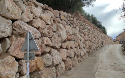 Finalitzades les obres de consolidació del talús del camí a la Font de les Creus