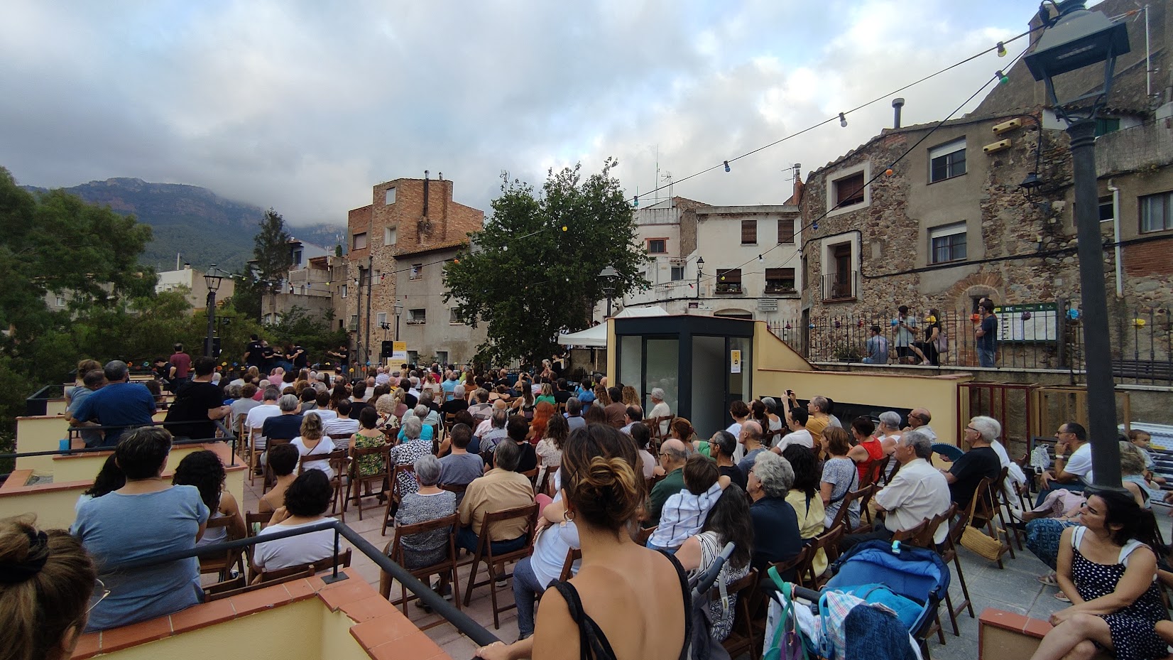 Més de 250 persones assisteixen en una nova edició de camí de formiga a la plaça de la riba