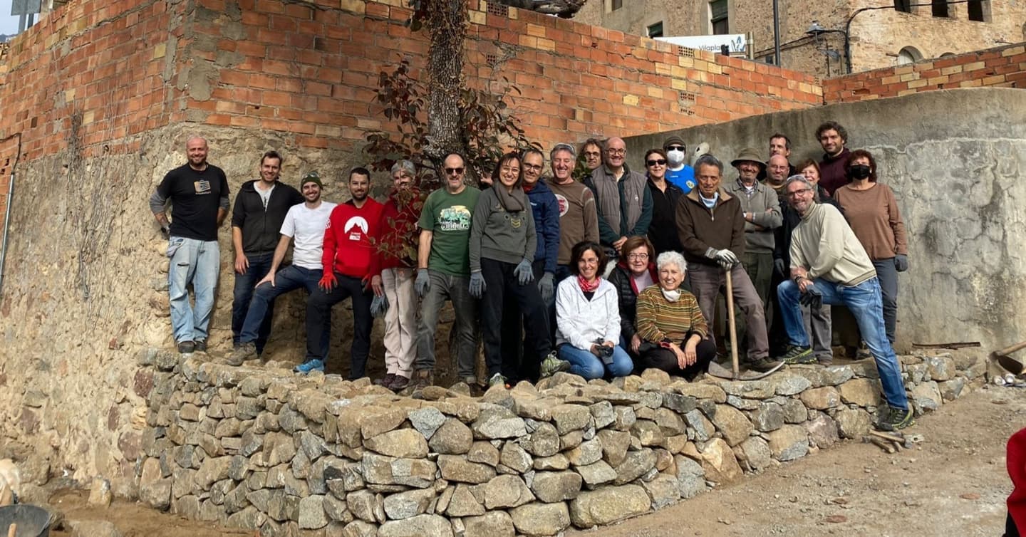 Curs de construcció amb pedra seca